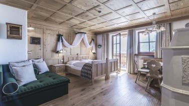 Suite with fine woods Val Gardena