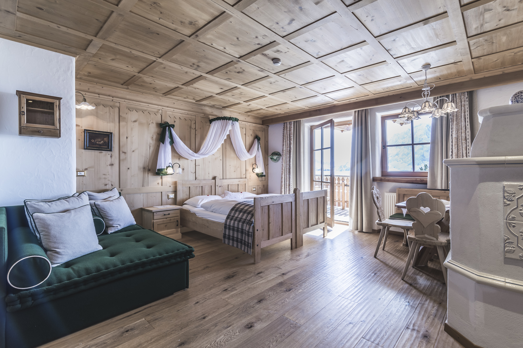 Suite with fine woods Val Gardena