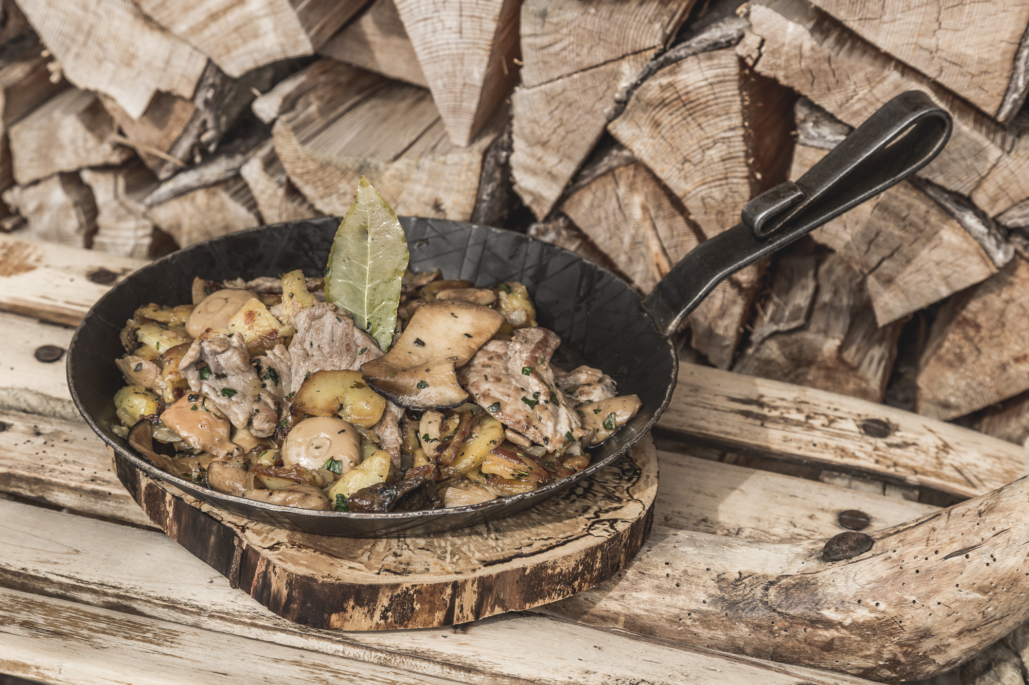 Enjoy the tasty cuisine of South Tyrol in Val Gardena