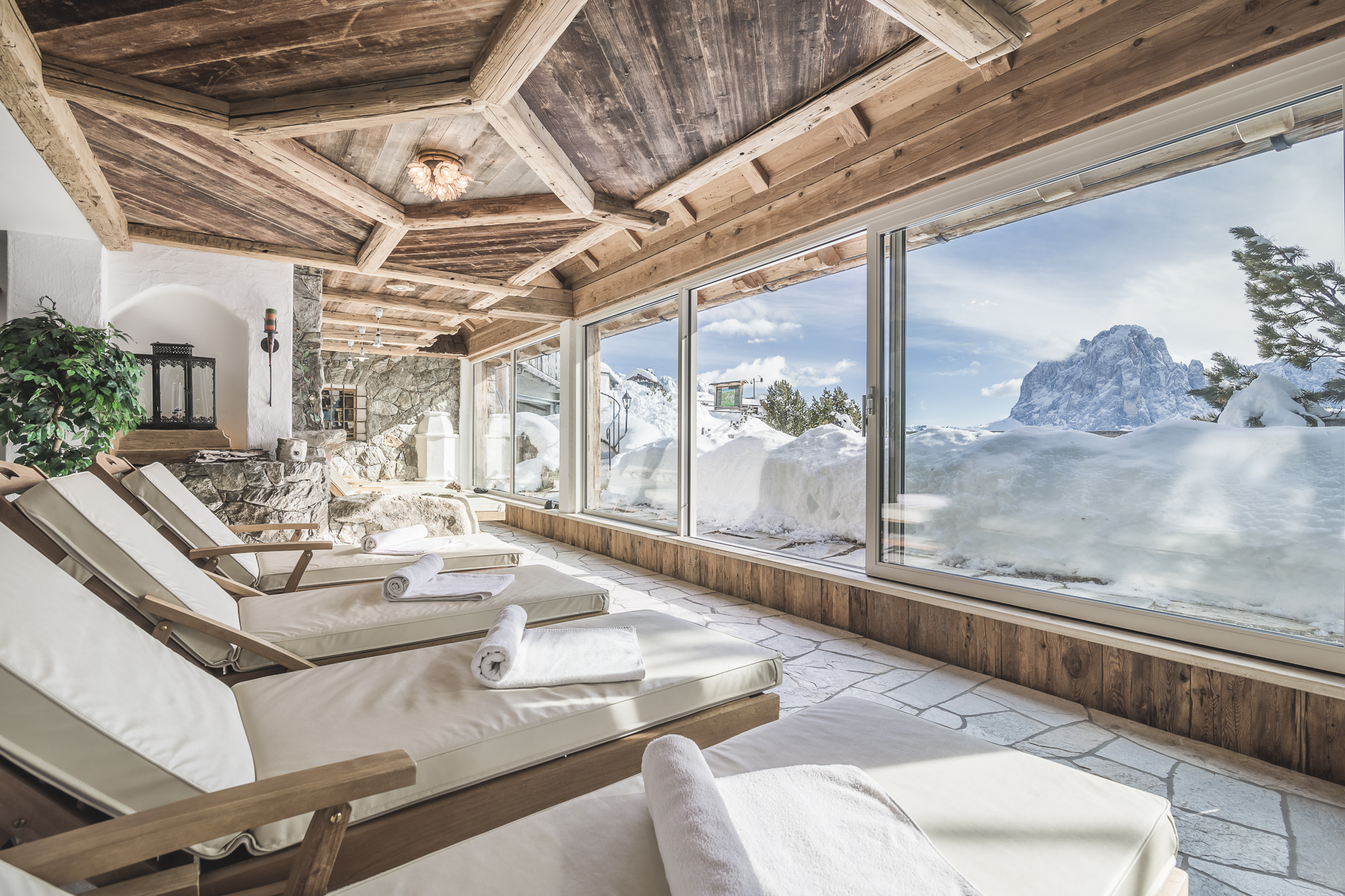 Die Dolomiten bestaunen im Almhotel Col Raiser